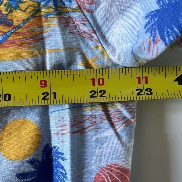 Johnnie-O Hangout Short Sleeve Island Vibe Button Up Sz. M - Picture 7 of 8